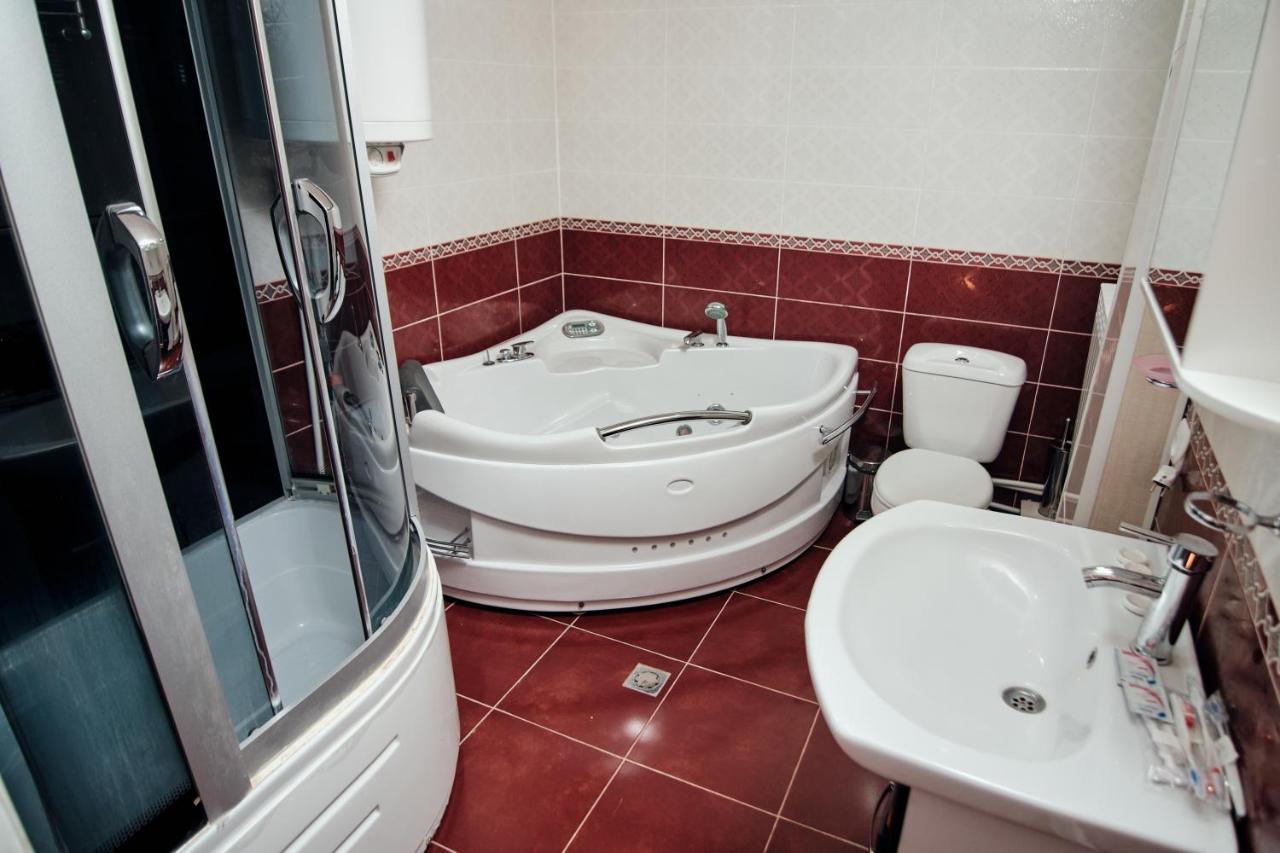 Ro Metro Aparthotel Gjoemri Buitenkant foto