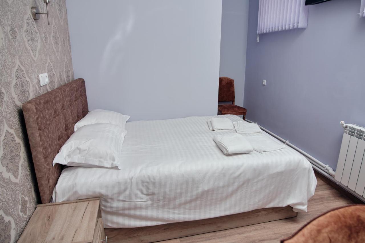 Ro Metro Aparthotel Gjoemri Buitenkant foto