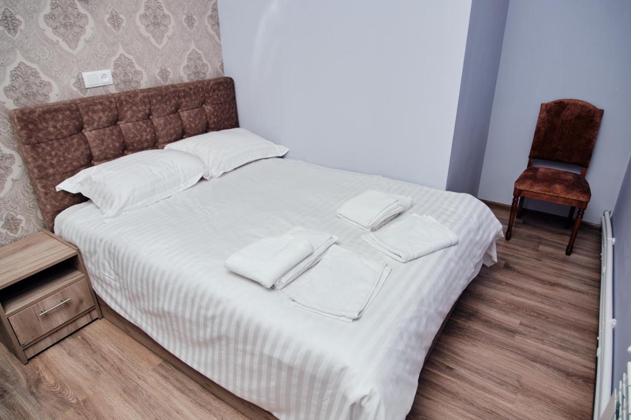 Ro Metro Aparthotel Gjoemri Buitenkant foto