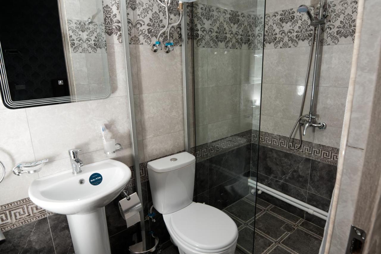 Ro Metro Aparthotel Gjoemri Buitenkant foto