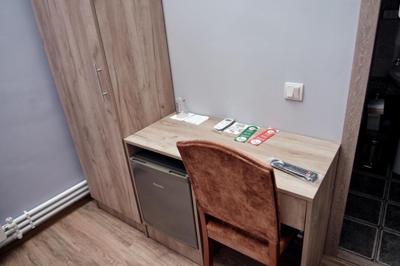 Ro Metro Aparthotel Gjoemri Buitenkant foto