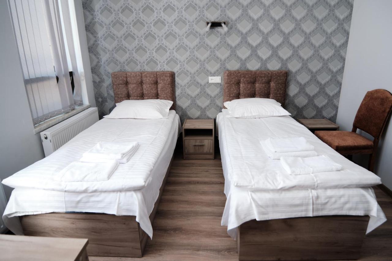 Ro Metro Aparthotel Gjoemri Buitenkant foto
