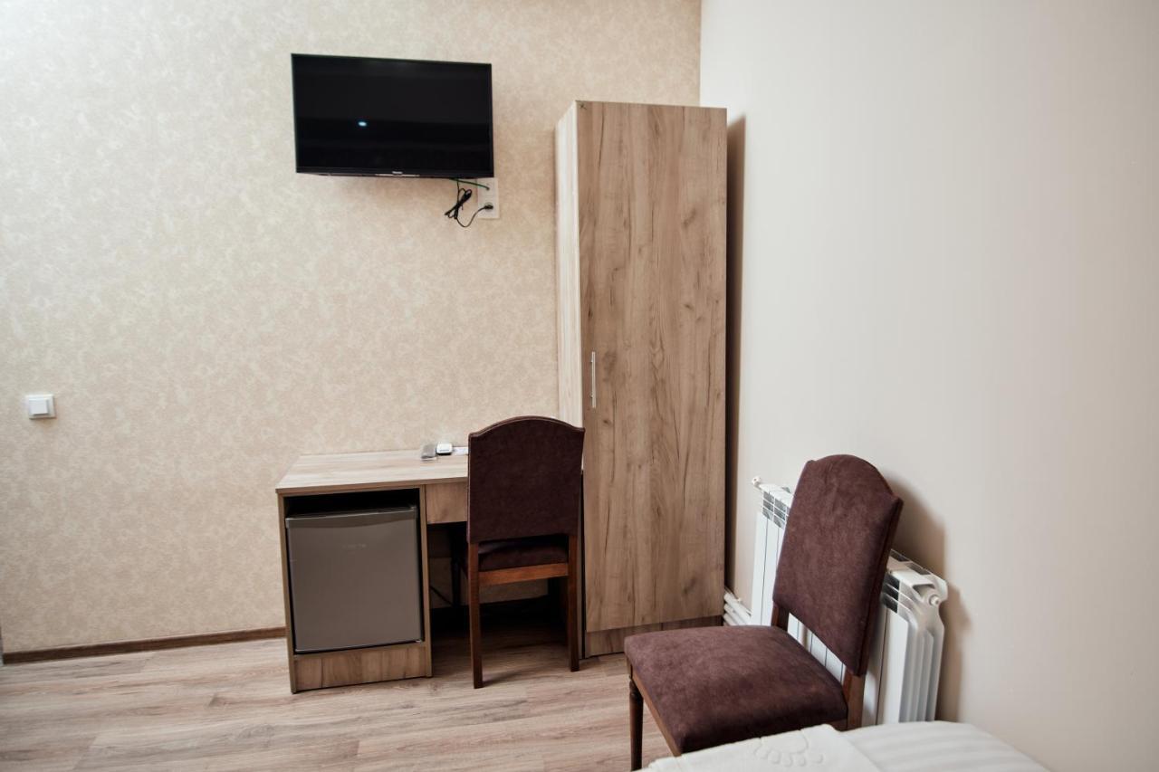 Ro Metro Aparthotel Gjoemri Buitenkant foto