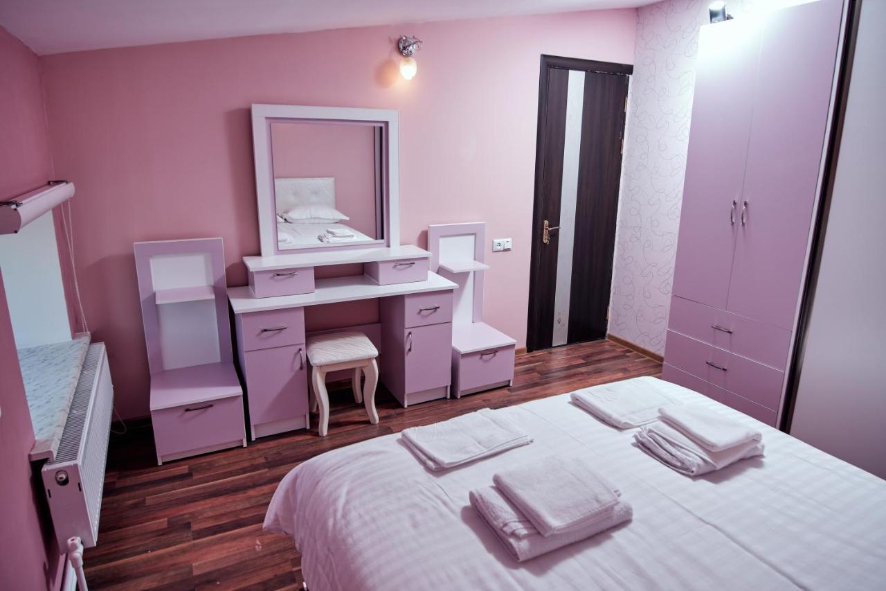 Ro Metro Aparthotel Gjoemri Buitenkant foto