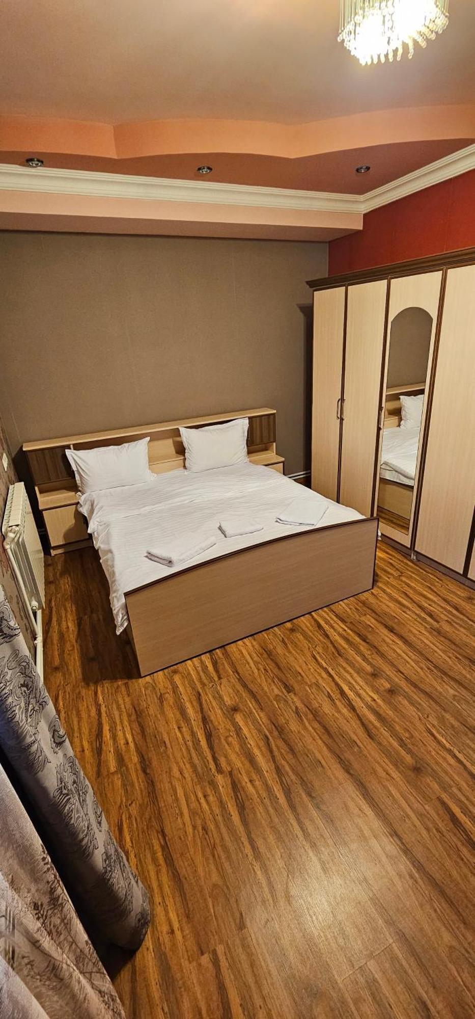 Ro Metro Aparthotel Gjoemri Buitenkant foto